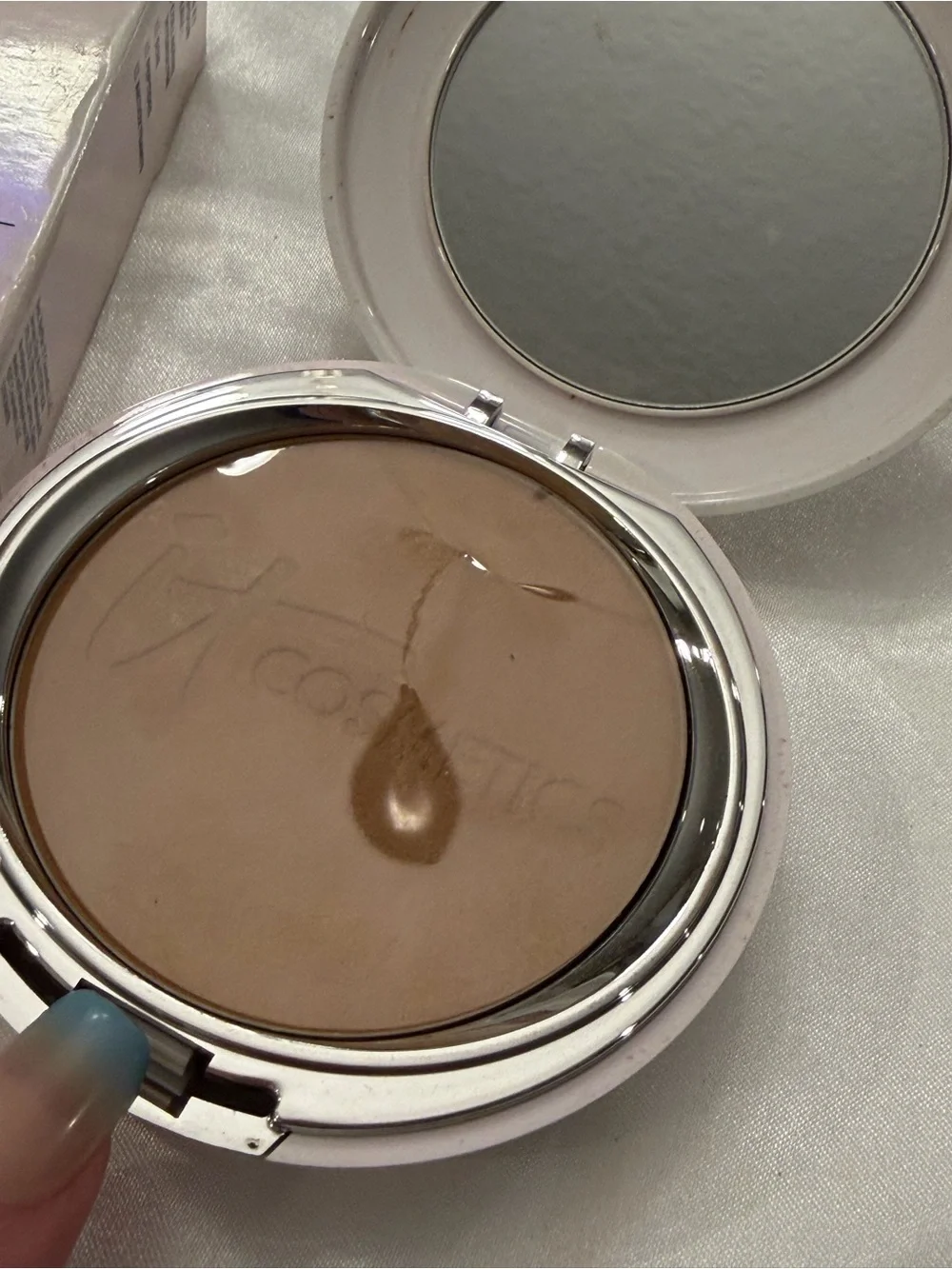 It Cosmetics Celebration Foundation Illumination Color RICH 0.30oz Anti-Aging